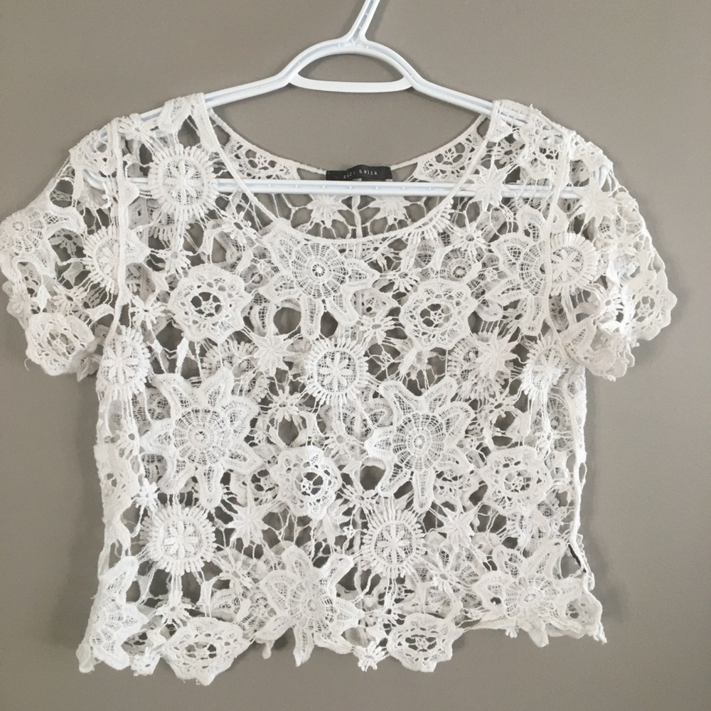 Suzy shier white lace crop top